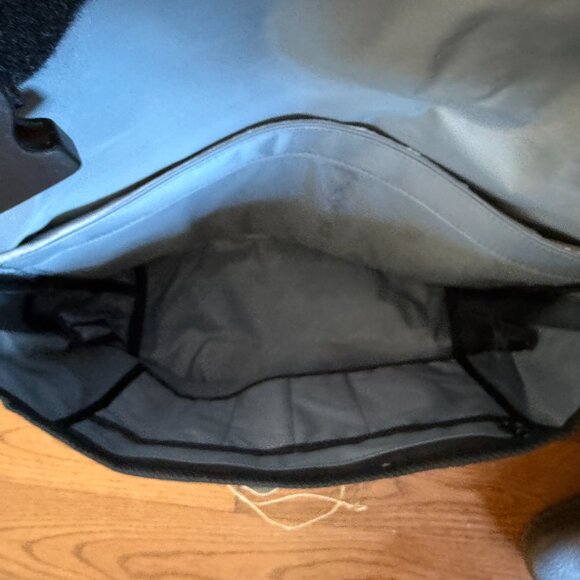 BNWT Rareform Manhattan Messenger Bag - Picture 3 of 5